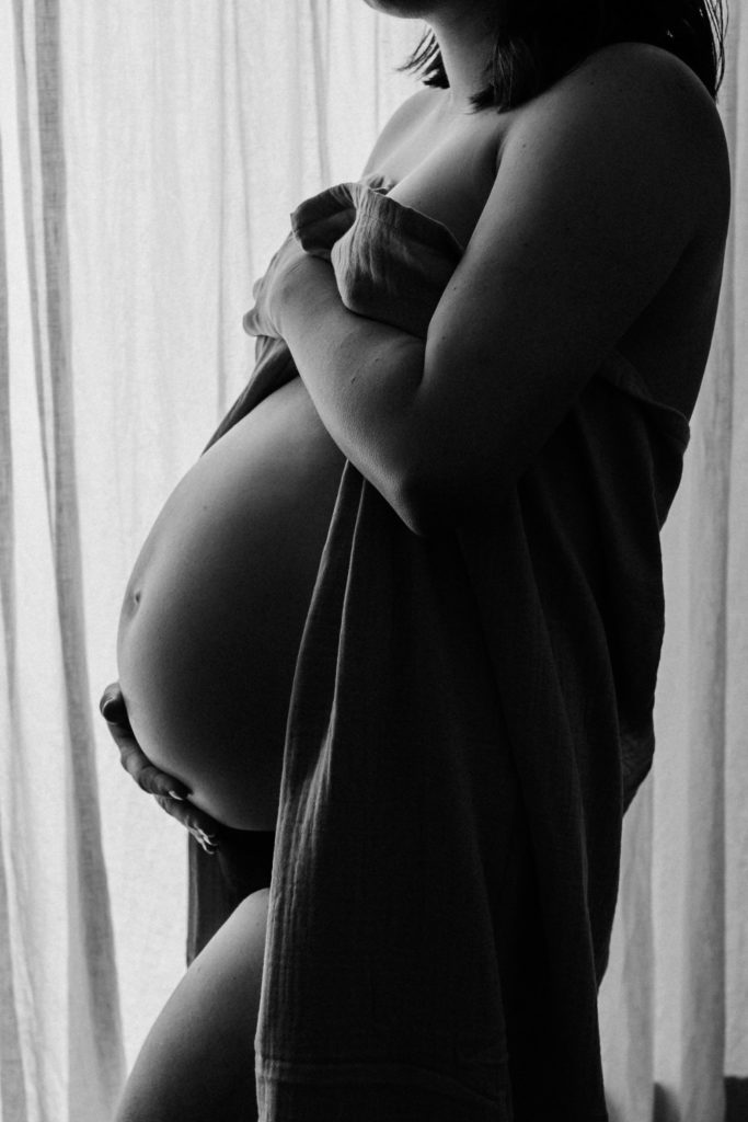 zwangerschaps shoot - intiem en rauw 