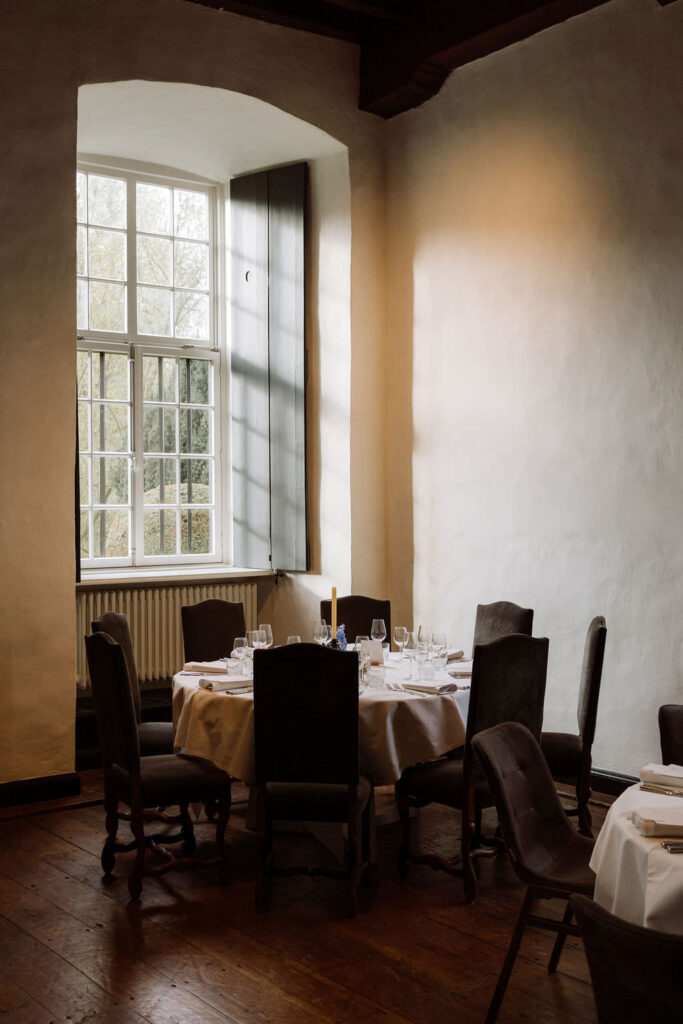 Shoot bij slot doddendael. Diner ruimte. 