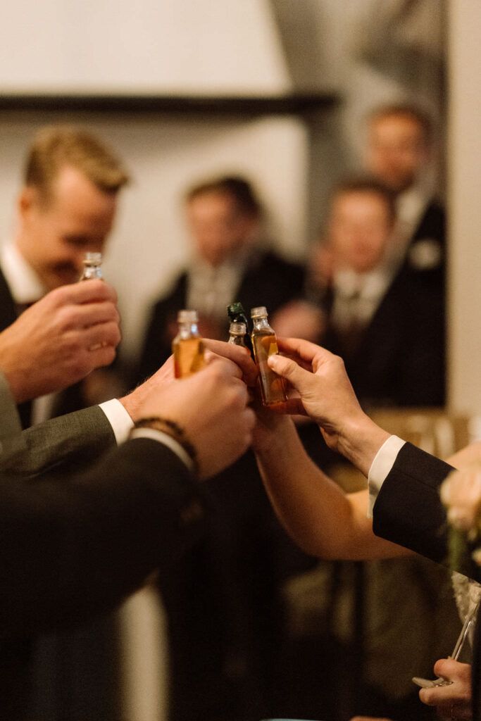 Herfstbruiloft bij Slot Doddendael. Speeches. Shotjes detail beeld. 