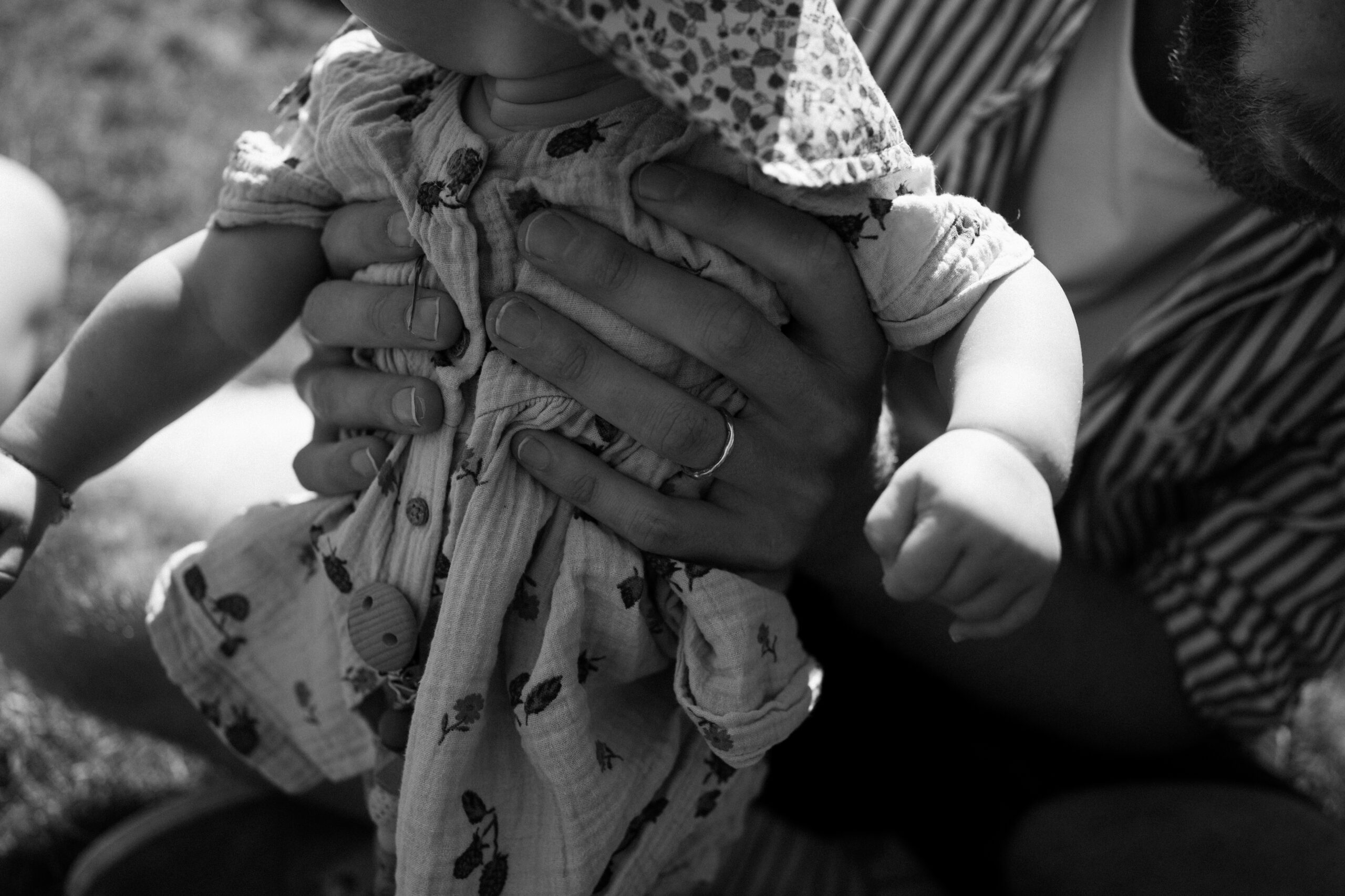 Detail van handen – kleine gebaren en tastbare herinneringen vastleggen in beeld