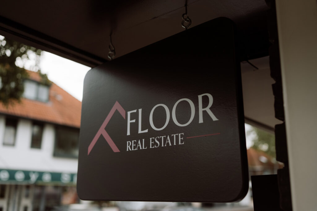 Bord van Floor Real Estate 